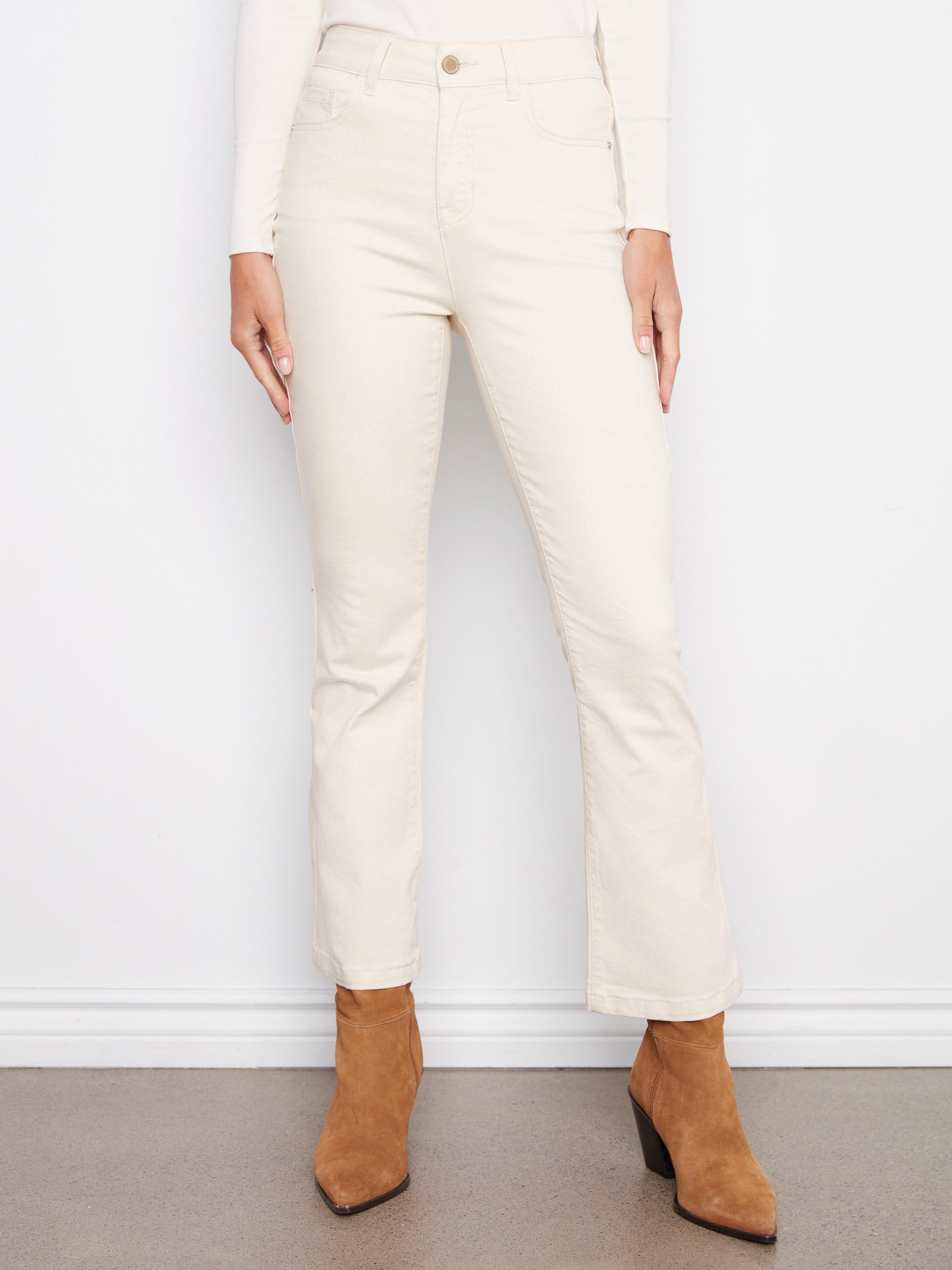 Charlie B Bootcut Twill Pants in Natural