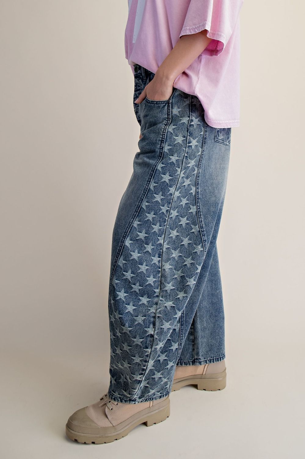Star Detail Barrel Jean