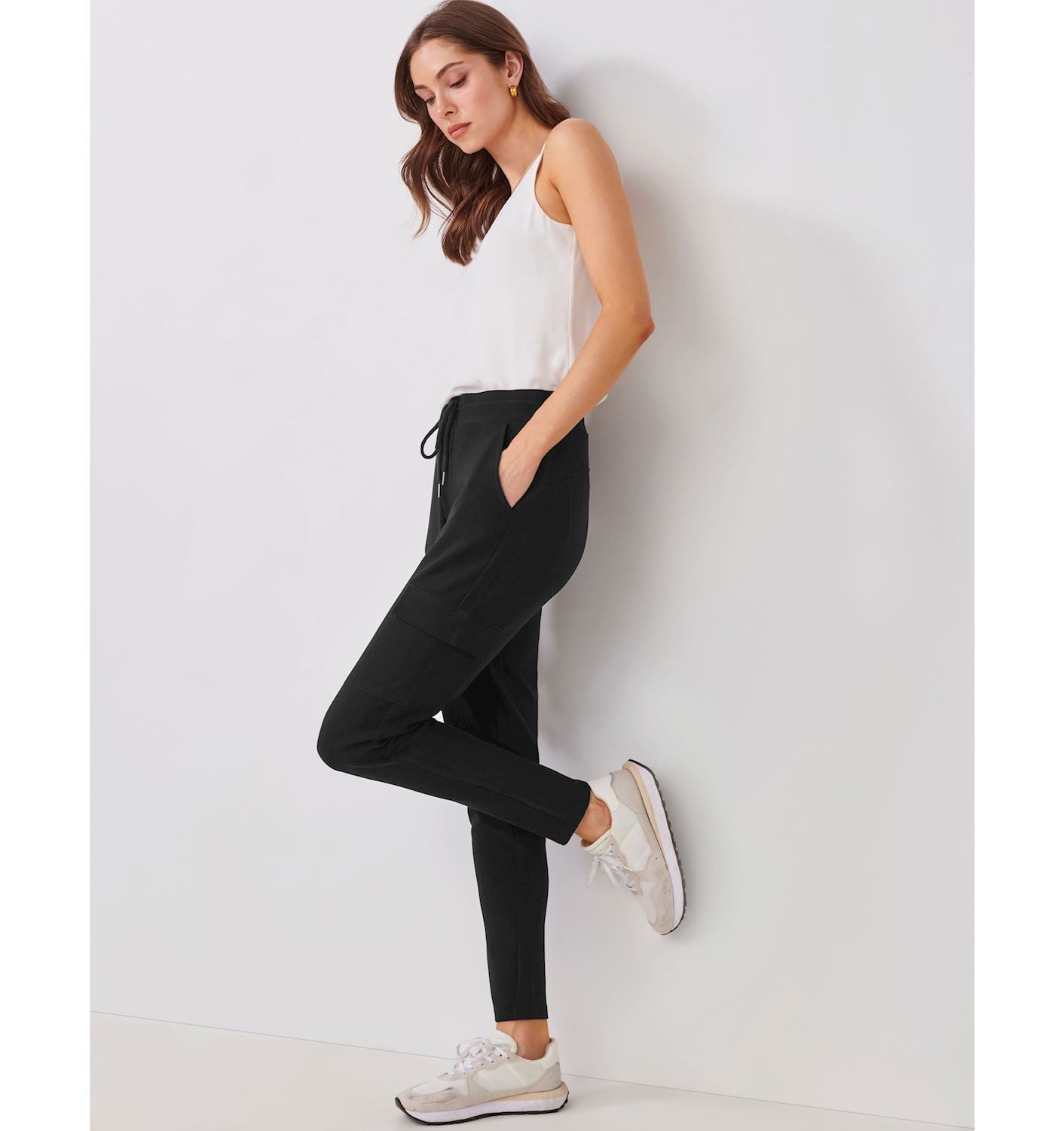 Sculpted Cargo Athleisure Pant