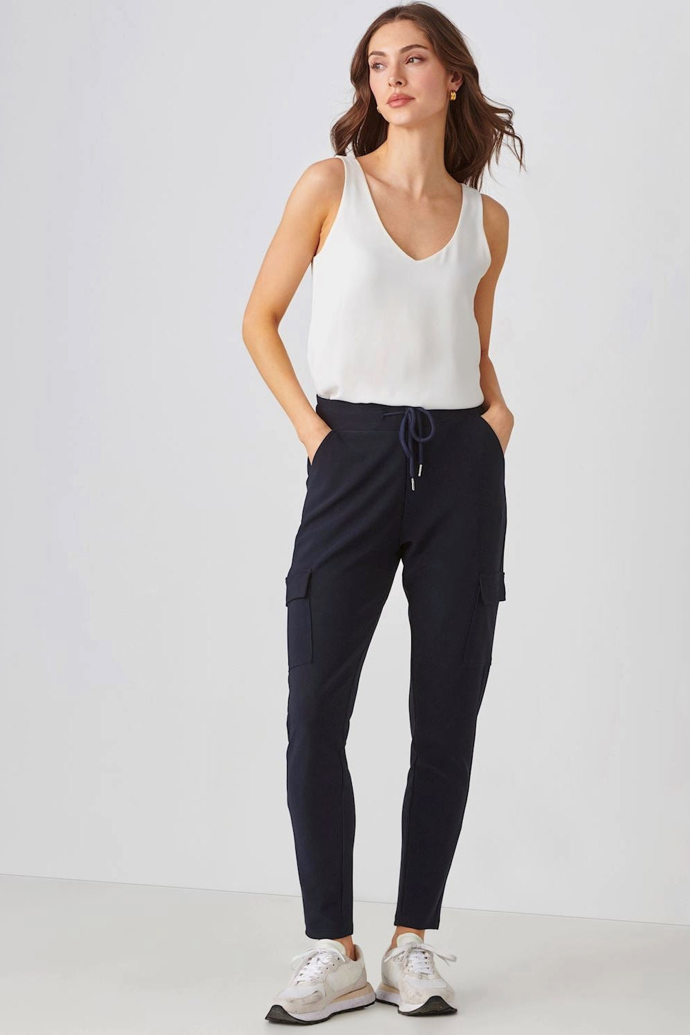 Sculpted Cargo Athleisure Pant