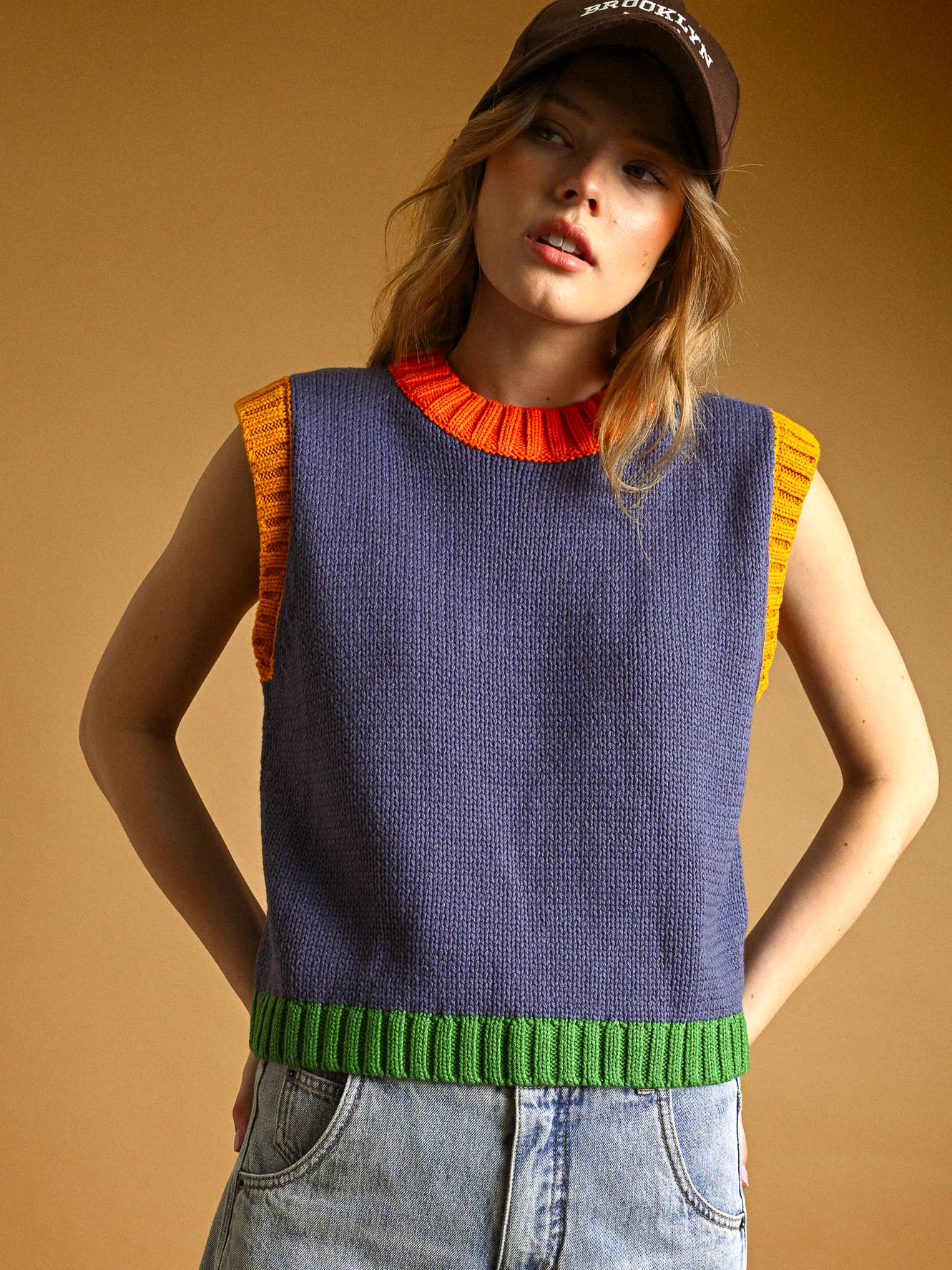 Color Contrast Sleeveless Sweater
